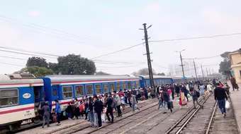 Căng thẳng tàu xe dịp nghỉ lễ 30-4 và 1-5