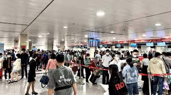 Duy trì chất lượng dịch vụ, đảm bảo an ninh trật tự tại các sân bay dịp nghỉ lễ 