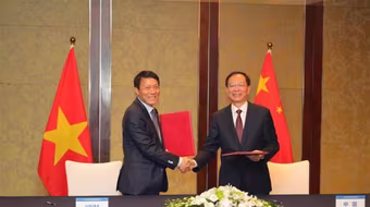 Ký kết Kế hoạch triển khai cao điểm phòng, chống xuất nhập cảnh trái phép Việt Nam - Trung Quốc 