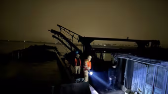 Xử lý “cát tặc” trên các tuyến sông ở Hà Nội: “Không có vùng cấm, không có ngoại lệ”