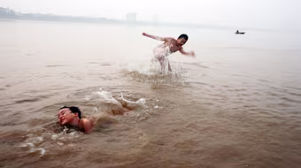 Bãi tắm lý tưởng của người lao động  