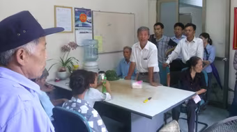 Nhân thân 18 thuyền viên mắc kẹt ở Trung Quốc kêu cứu