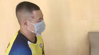 Đang bán ma tuý cho khách thì bị Công an ‘tóm sống’