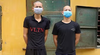 Khởi tố đối tượng “Bắt giữ người trái pháp luật” và “Cướp tài sản”