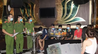 Tụ tập đến quán karaoke để “mở tiệc” ma tuý giữa mùa dịch