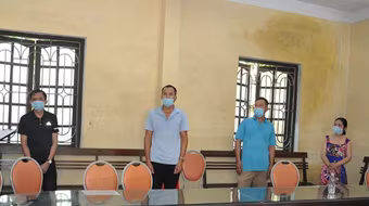 Bắt quả tang nhóm đối tượng tụ tập đánh bạc trong lúc giãn cách phòng chống dịch 