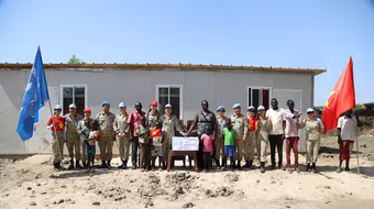 Chiến sĩ mũ nồi xanh Việt Nam xây lớp học tặng trẻ mầm non ở Abyei