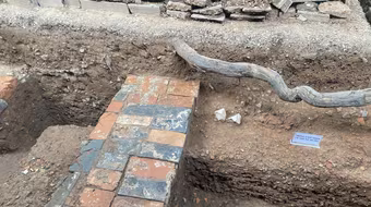 Tiếp tục tìm thấy một số mảng sân Đan Trì và dấu tích Ngự đạo tại Khu vực Chính điện Kính Thiên