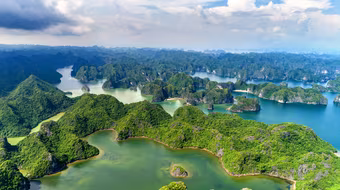 Cát Bà lọt top điểm đến được tìm kiếm nhiều nhất trên Agoda đầu năm 2025