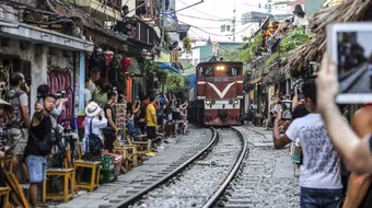 Sở Du lịch Hà Nội: Yêu cầu các công ty lữ hành không tổ chức tour đưa khách đến "cà phê đường tàu"