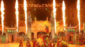 Trình diễn di sản văn hóa phi vật thể "Linh Lang - Khí thiêng hội tụ - Long Biên tỏa sáng"