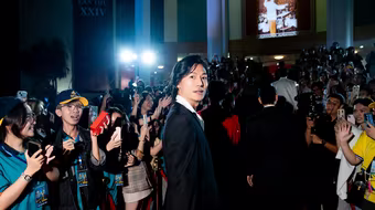 Hiếu Nguyễn vui đến mất ngủ sau chiến thắng của "Mưa đỏ" và "Tử chiến trên không"