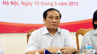 VFF, VPF hoãn họp khẩn vì sợ "cầm đèn chạy trước ô tô"