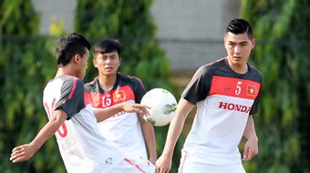 U23 Việt Nam “dè dặt” với Michel Lê