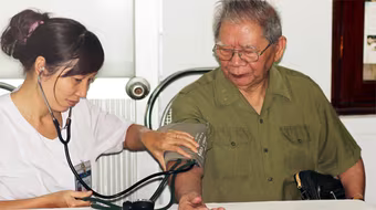 Khám sức khỏe miễn phí cho các gia đình chính sách