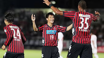 Lập cú đúp, Công Vinh giải cơn khát bàn thắng tại Nhật