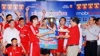 Thắng luân lưu nghẹt thở, THPT Nguyễn Thị Minh Khai đoạt Cúp vô địch