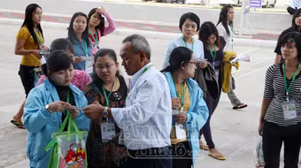 SEA Games: Phụ nữ Myanmar rủ nhau đi xem... bóng đá