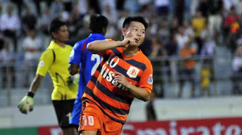 Văn Quyến lập siêu phẩm giúp V.Ninh Bình đoạt vé tứ kết AFC Cup