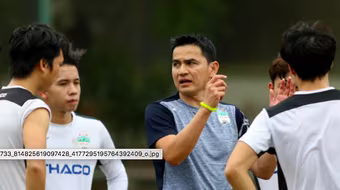 HLV Kiatisak muốn Công Phượng, Văn Toàn cải thiện khả năng dứt điểm