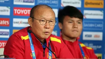 V-League và thầy Park sốt ruột chờ phán quyết từ AFC