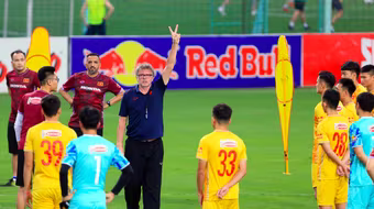 Chỉ 25/58 tuyển thủ Việt Nam tham gia buổi tập đầu tiên