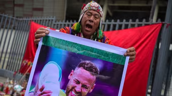 Pháp sư làm phép để 'vô hiệu hoá' Neymar trước trận Peru - Brazil