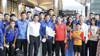 U23 Việt Nam được đón tiếp chu đáo tại Qatar, ra sân tập buổi đầu tiên