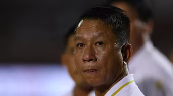 VFF kỷ luật HLV phản ứng trọng tài