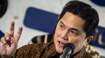 Chủ tịch PSSI cùng danh thủ Hà Lan chịu áp lực lớn khi quyết đấu Bahrain