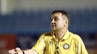 HLV Croatia muốn rời V-League "ngay lập tức"