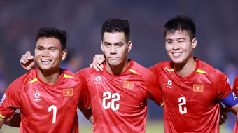 Thắng Nepal, tuyển Việt Nam vẫn xếp sau Malaysia