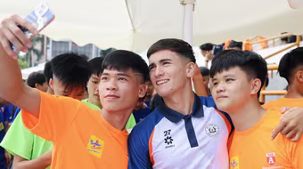 Cầu thủ Việt kiều Brandon Ly: "Muốn được tận hưởng không khí bóng đá học sinh thêm nhiều lần nữa"