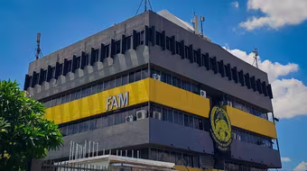 Malaysia 'sờ gáy' nhiêu cá nhân, tổ chức liên quan bê bối nhập tịch