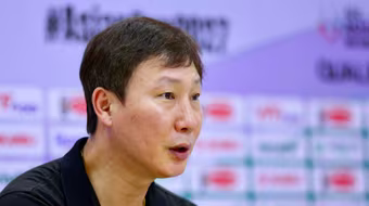 HLV Kim Sang-sik hứa mang tin vui trong trận chia tay năm 2025