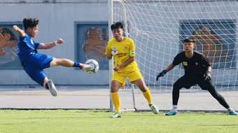 Siêu phẩm mở màn chiến thắng tưng bừng của THPT Vinschool TH