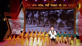 Chương trình nghệ thuật đặc biệt “Những mùa thu lịch sử”