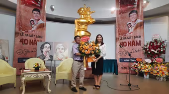 Nhà báo Huỳnh Dũng Nhân ra mắt cuốn hồi ký "40 năm - Đi, yêu và viết"