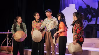 "Bệnh sĩ" đến với khán giả Thái Nguyên