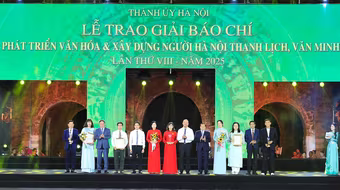 Trao Giải báo chí về phát triển văn hóa và xây dựng người Hà Nội thanh lịch, văn minh lần thứ VIII - năm 2025