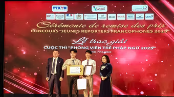 Sinh viên trường Đại học Ngoại thương giành giải Nhất cuộc thi Phóng viên trẻ Pháp ngữ
