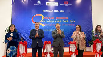 Thưởng lãm 140 bức ảnh nghệ thuật qua ống kính của các nghệ sĩ Việt Nam và Indonesia