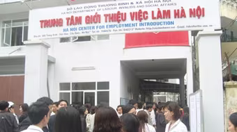 Hơn 162.000 cử nhân mới tốt nghiệp bị... thất nghiệp