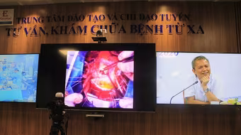 Chuyên gia đầu ngành Bệnh viện E hội chẩn trực tuyến cứu 3 bệnh nhân nặng ở tuyến dưới