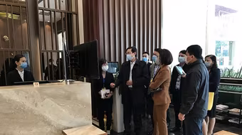 Kiểm tra đột xuất 2 khách sạn có nhiều người lưu trú cách ly phòng Covid-19 ở Hà Nội