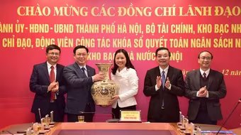 Hà Nội khóa sổ tài chính cuối năm: Tổng thu ngân sách qua Kho bạc hơn 284.000 tỷ đồng