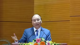 ​Thủ tướng hoan nghênh Hà Nội kỷ luật cán bộ y tế vi phạm quy trình cách ly phòng Covid-19