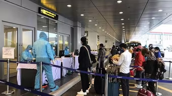 Phát hiện 2 ca Covid-19 tại Hà Nội, một người là chuyên gia của Áo