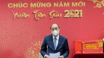 Thủ tướng: Chính phủ thực sự cảm động, trân quý sự hy sinh của ngành y trong cuộc chiến chống Covid-19