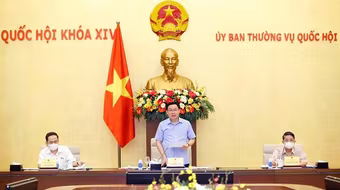 Chủ tịch Quốc hội: Phải coi việc đẩy nhanh chiến lược vaccine Covid-19 là ưu tiên hàng đầu
